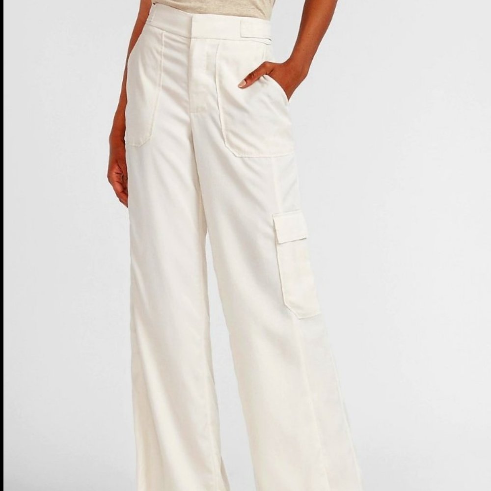 NWT Express Cream Cargo Pants L